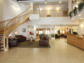 Гостиница Stonebridge Hotel Dawson Creek  Досон-Крик